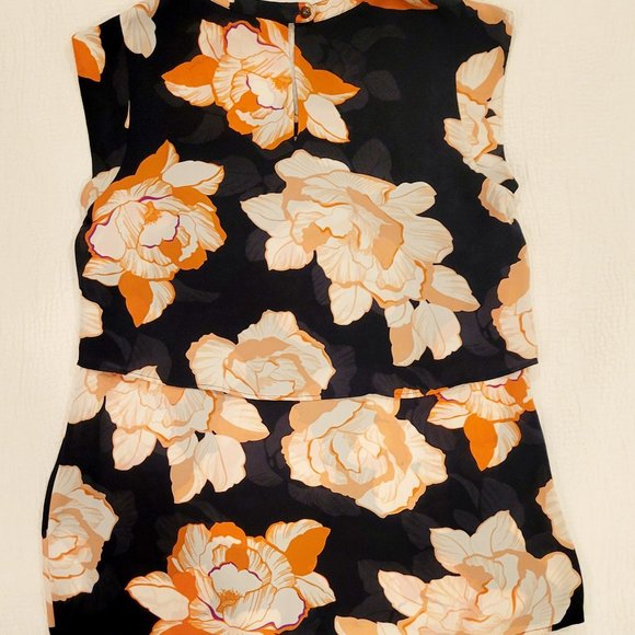 Size XS: CAbi Blossom Floral Top Style 5030 - Picture 3 of 4